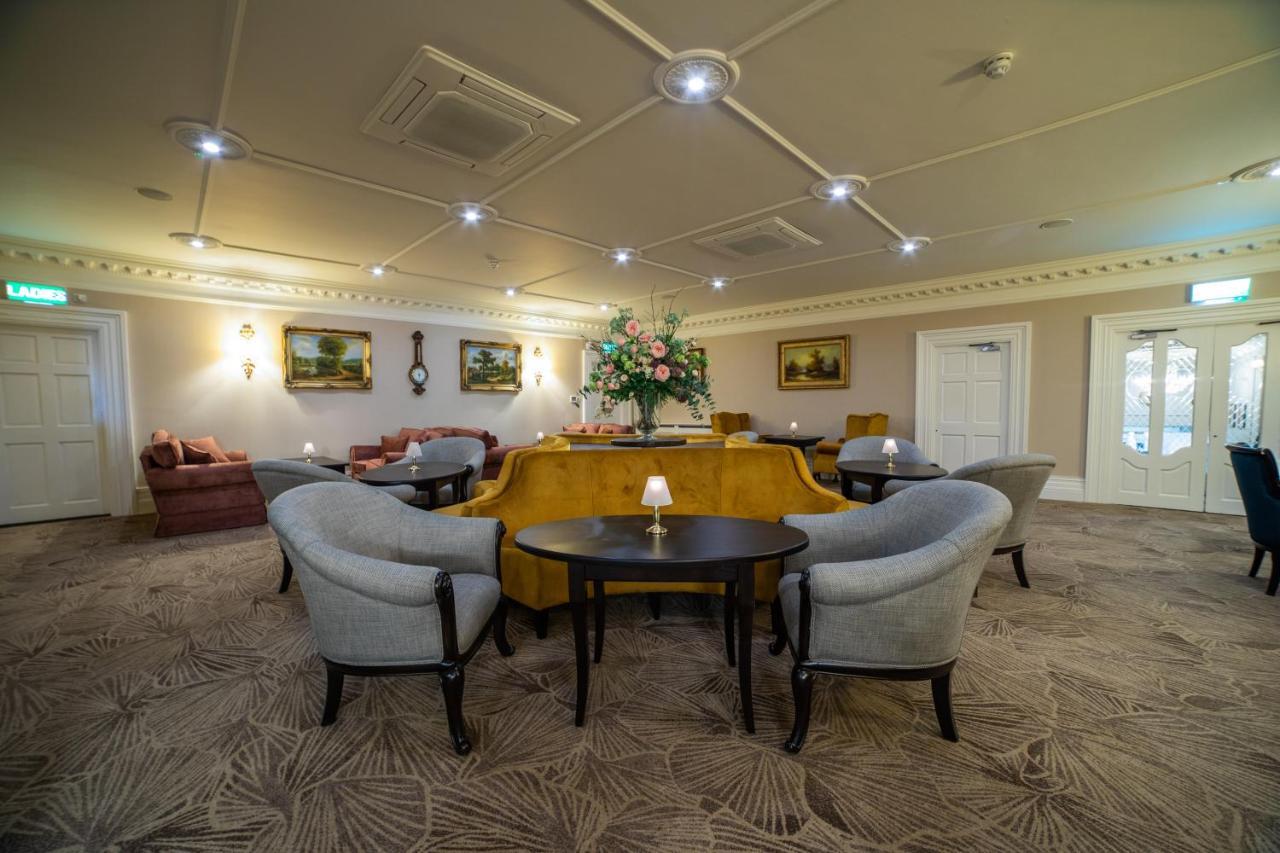 Finnstown Castle Hotel Lucan Exteriör bild