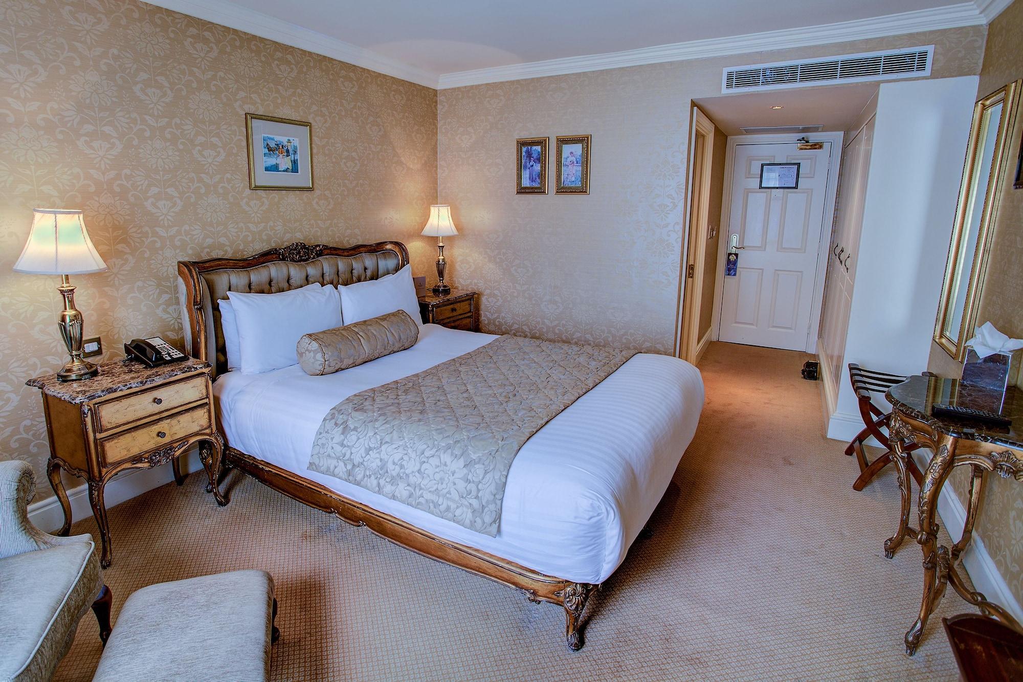Finnstown Castle Hotel Lucan Exteriör bild