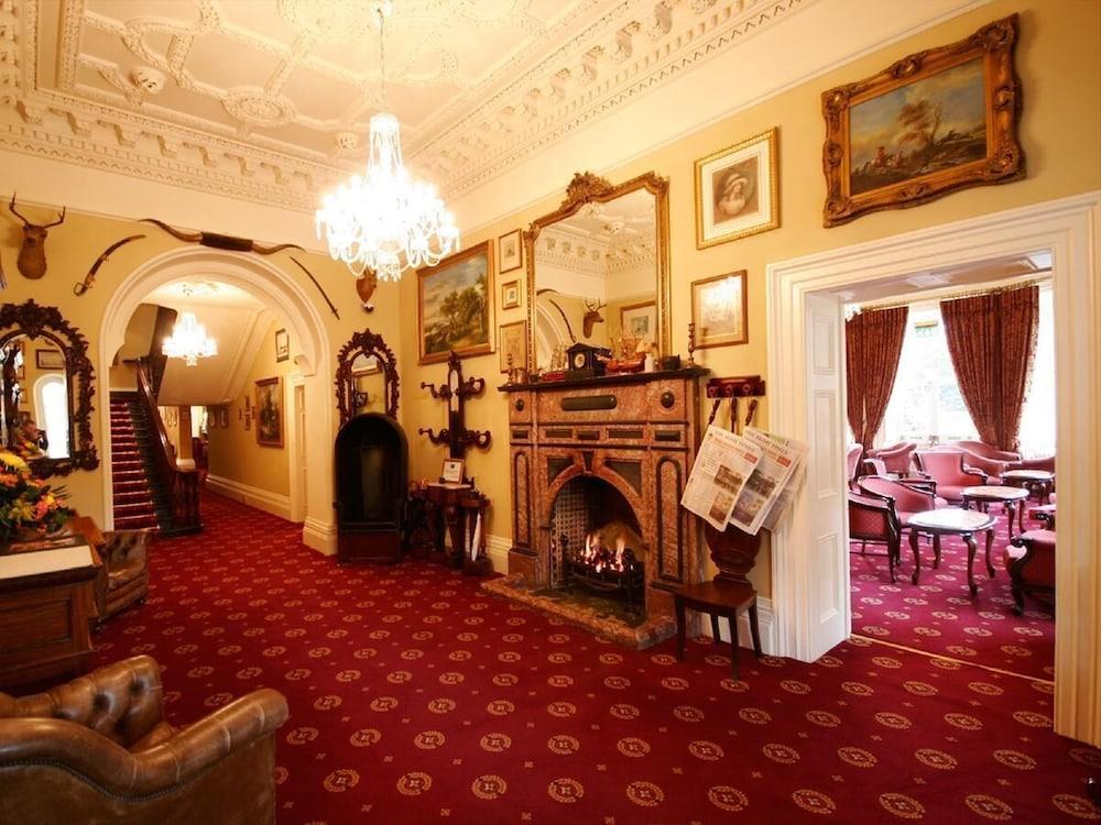 Finnstown Castle Hotel Lucan Exteriör bild