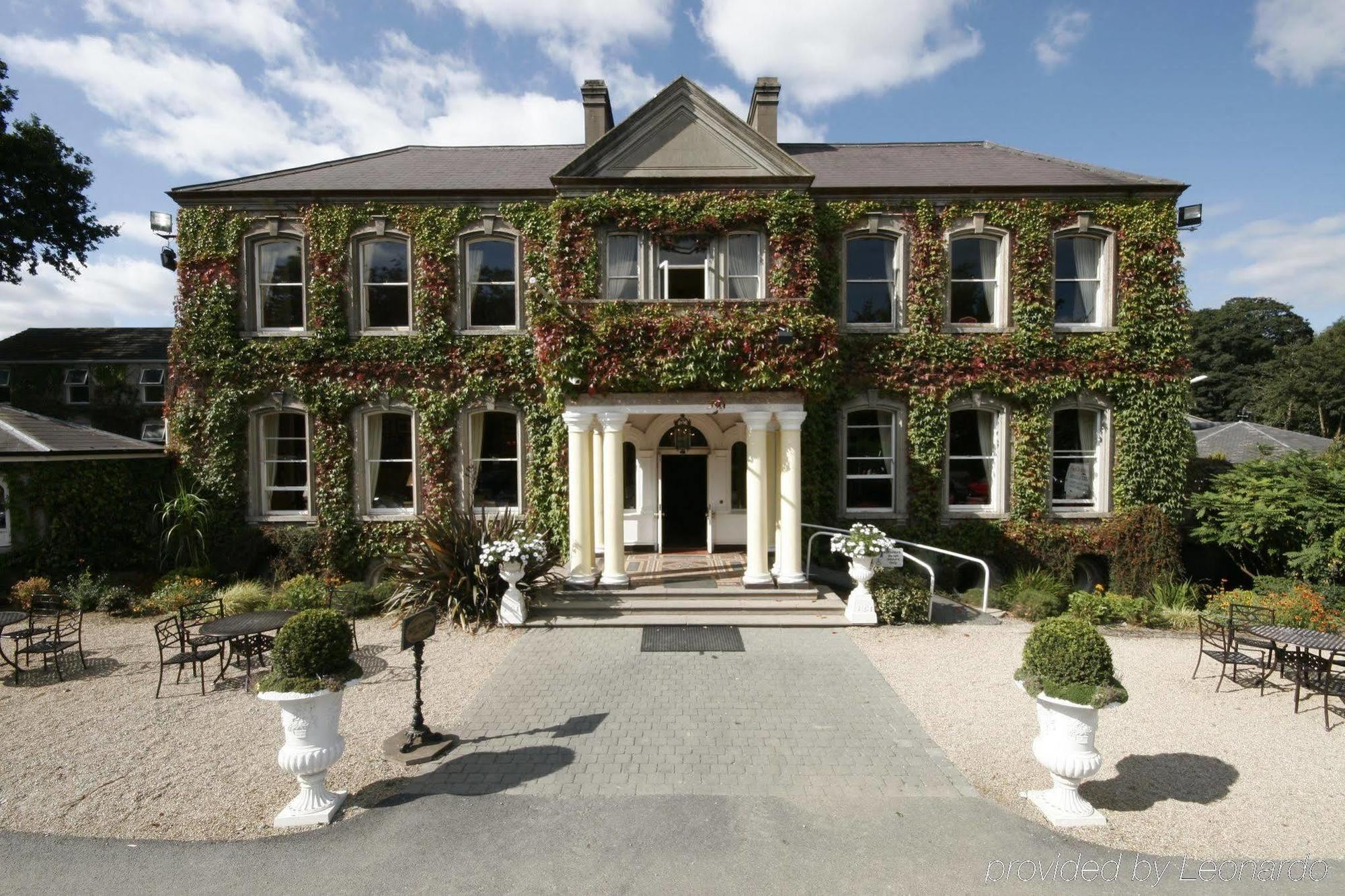 Finnstown Castle Hotel Lucan Logotyp bild
